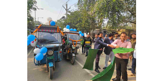 लखीसराय में खेत–खेत तक जागरूकता की पहल: डीएम ने कृषि प्रचार वाहन को दी हरी झंडी